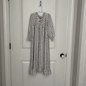 Serendipity Christmas holly nightgown, size Medium